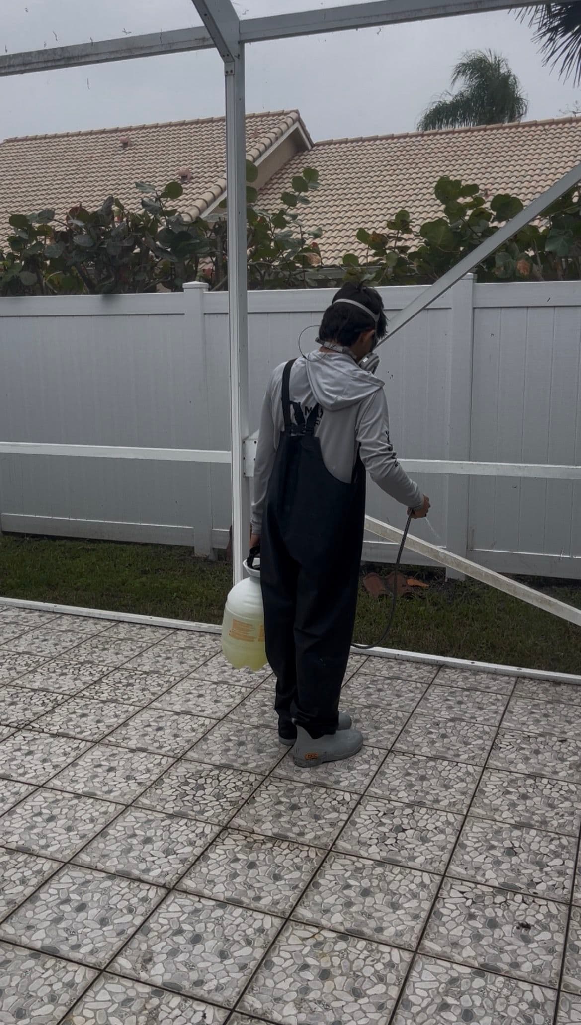 Gallery photos for Pool Enclosure Softwashing: Max SoFlo Unlimited's Touch: Image #2