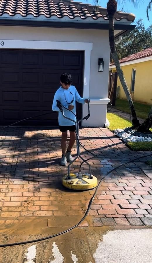 Driveway Pressure Washing - Max SoFlo Unlimited